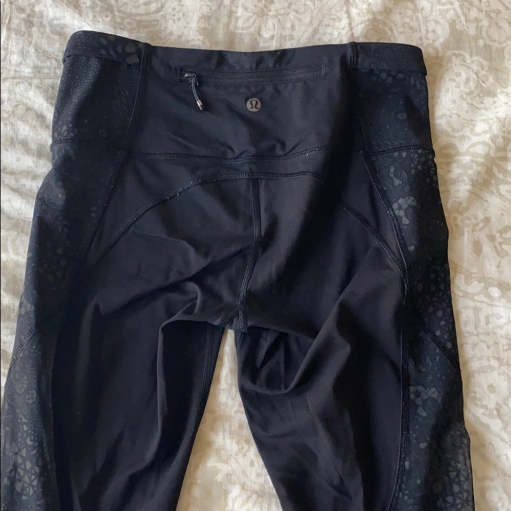 Size 4 black lululemon leggings